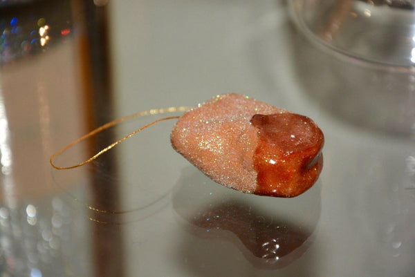 CERAMIC CHICKEN NUGGET W/ SWEET N’ SOUR SAUCE ORNAMENT.