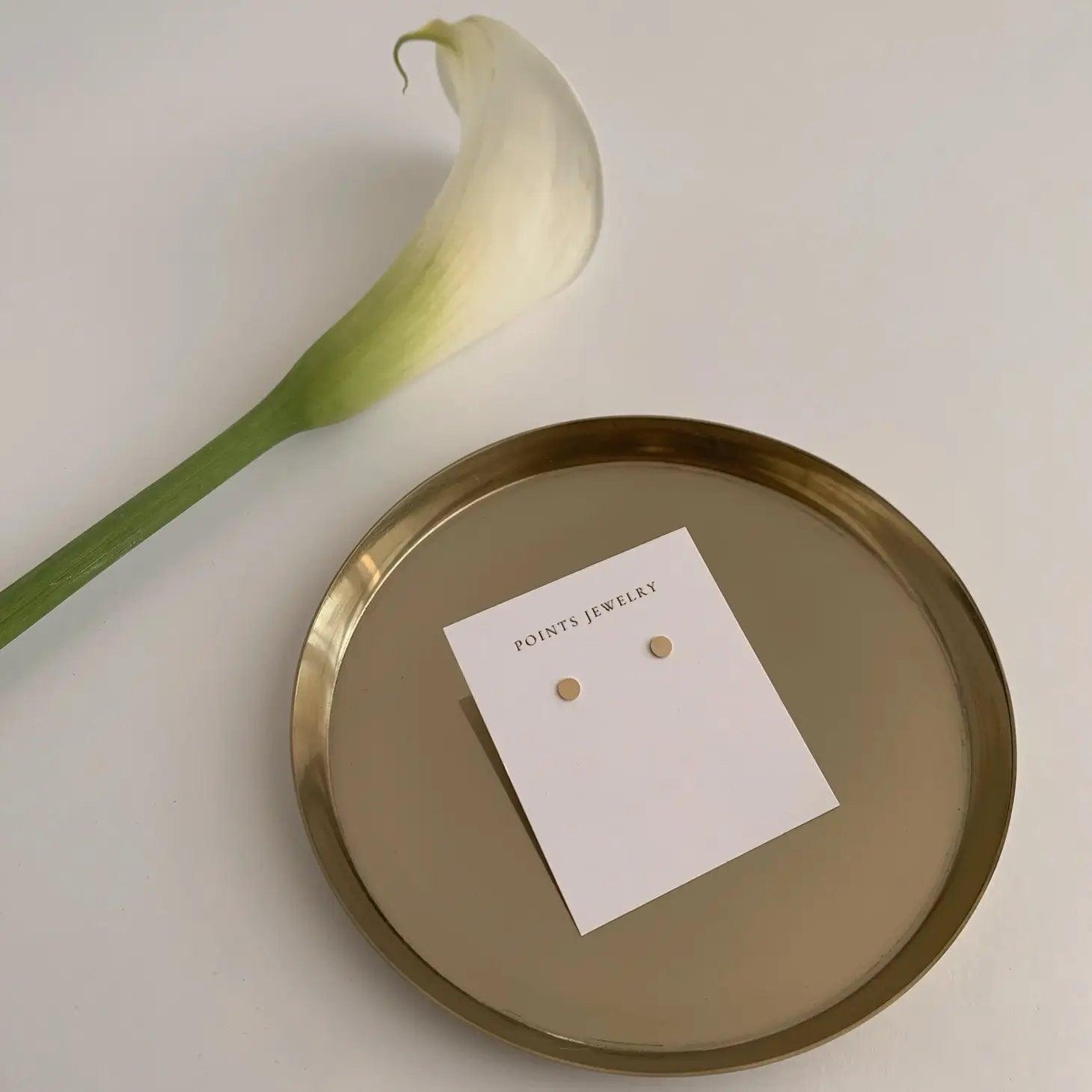 Effortless Elegance: Handcrafted Disc Earrings by Points Jewelry.