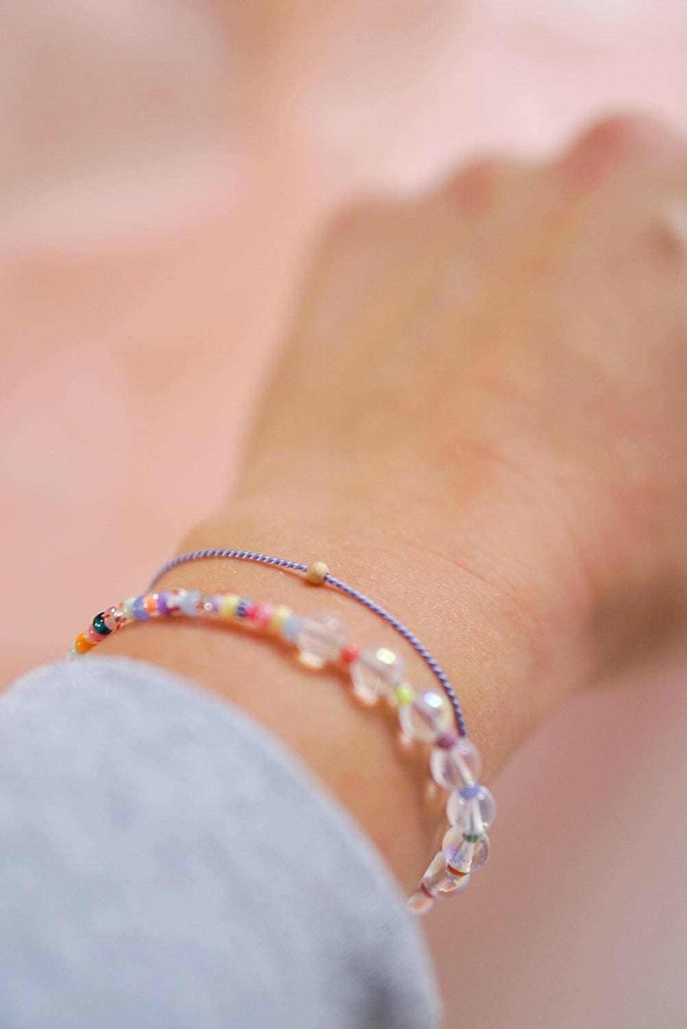 SAN SAN Delicate Vintage Pearl Bracelet: Timeless Elegance with Handcrafted Charm.