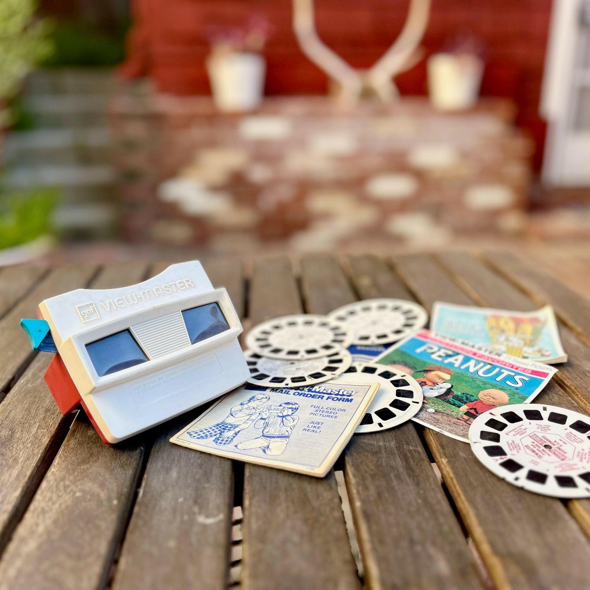 View-Master Viewer and Reels.